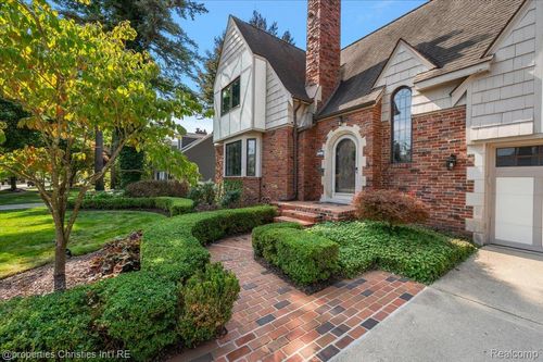 264 Larchlea Dr, Birmingham, MI, 48009-4408 | Card Image
