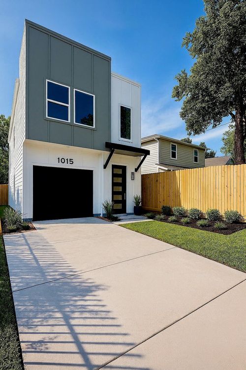 1015 Ellington St, Houston, TX, 77088-5133 | Card Image
