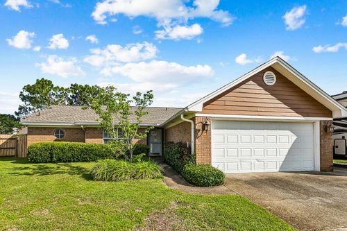 2201 Wedgewood Ct, Navarre, FL, 32566-2825 | Card Image