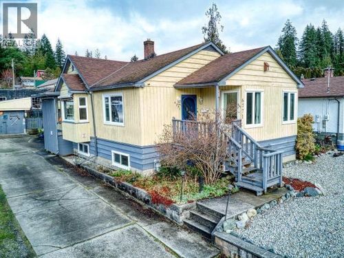 6771 Drake St, Powell River, BC, V8A3X8 | Card Image