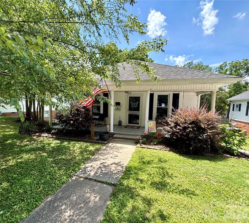 809 W A St, Kannapolis, NC, 28081-2051 | Card Image