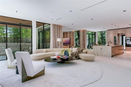 2800 Calusa St, Miami, FL, 33133 | Card Image