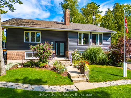 403 Simcoe Ave, Sauble Beach, ON, N0H2G0 | Card Image