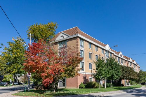 405-211 Randolph Road, East York, ON, M4G4H1 | Card Image