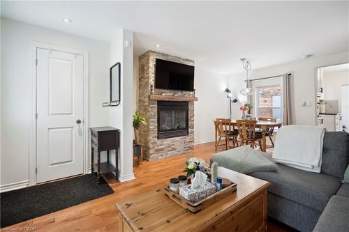 {{alt}} | Card Image