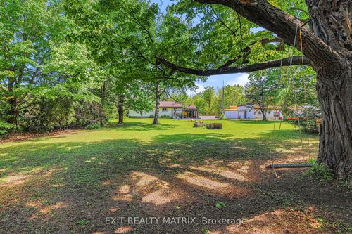 8785 Victoria St, Metcalfe, ON, K0A2P0 | Card Image