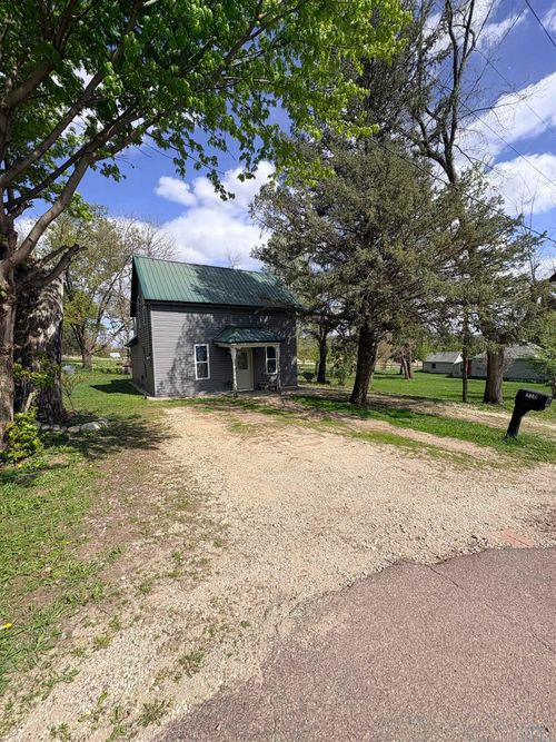 310 Main St, Linn Grove, IA, 51033-1002 | Card Image