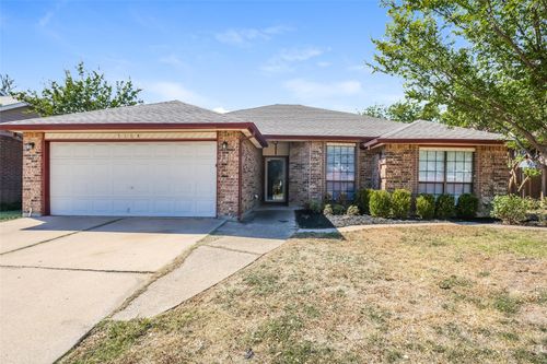 5104 Redwater Dr, Arlington, TX, 76018-2016 | Card Image