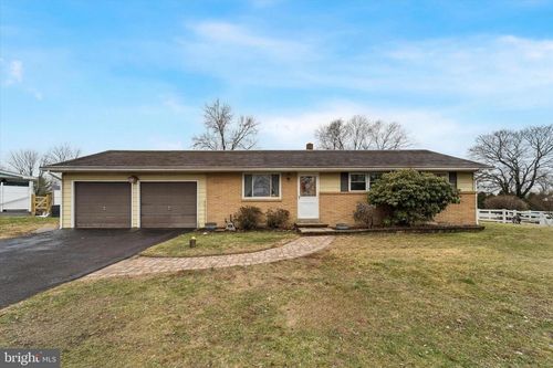 16 Betty Ln, ROYERSFORD, PA, 19468-1410 | Card Image