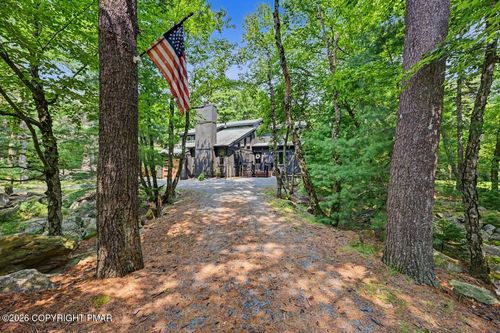 44 Chestnut Rd, Lake Harmony, PA, 18624-2104 | Card Image