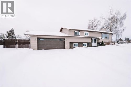 6929 96 St, Grande Prairie, AB, T8V5T2 | Card Image