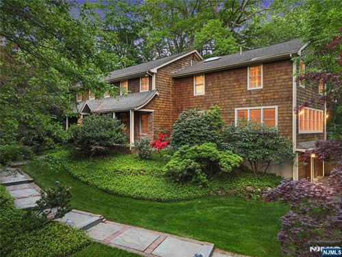 2 Canterbury Ct, Alpine, NJ, 07620-1047 | Card Image