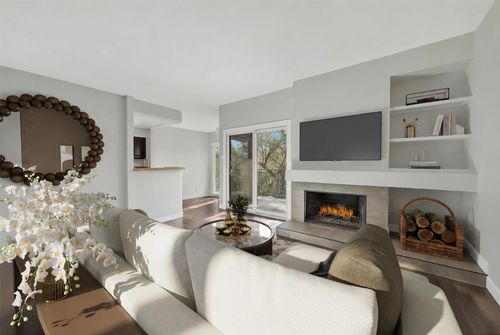 7-139-4711 Spicewood Springs Rd, Austin, TX, 78759-8597 | Card Image