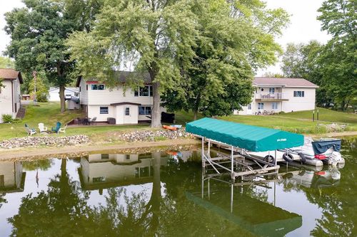 812 Magnor Lake Ln, Clayton, WI, 54004-3326 | Card Image