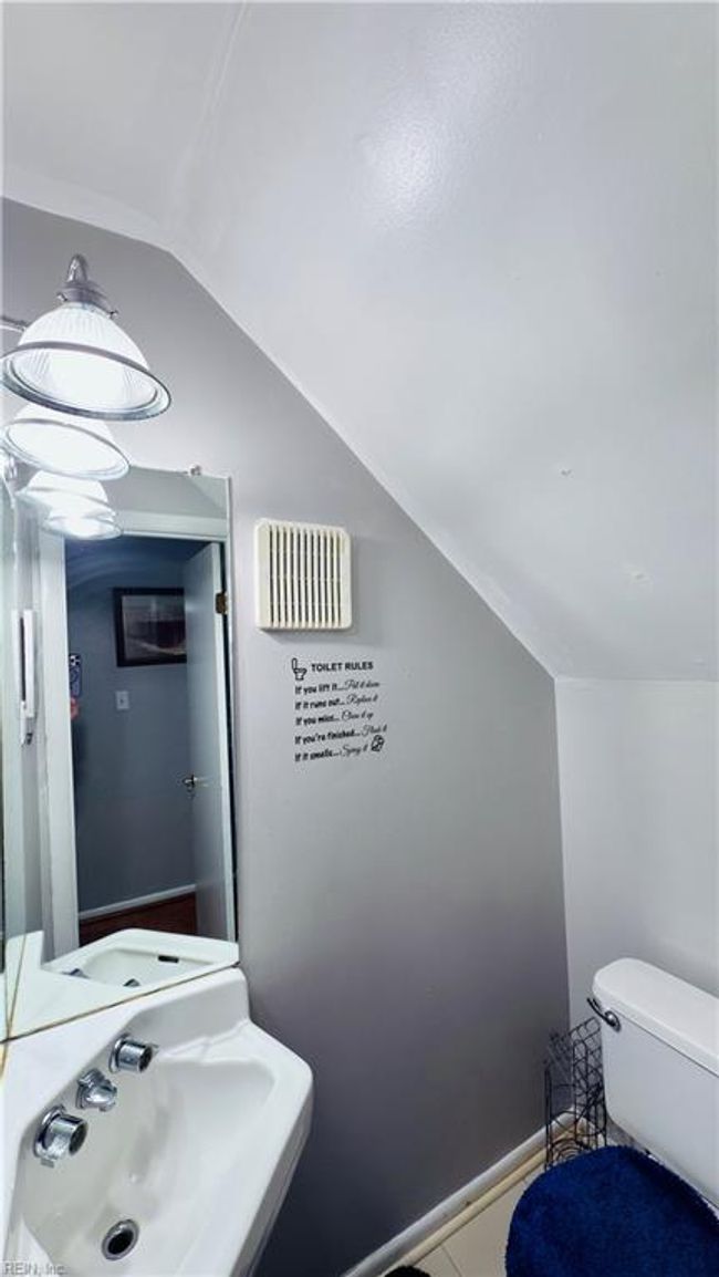 Half Bathroom | Image 24