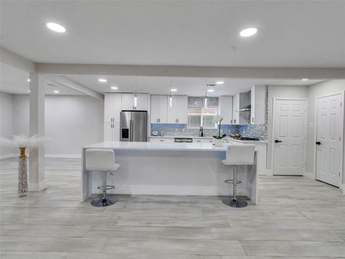 5510 Braesvalley Dr, Houston, TX, 77096-3002 | Card Image