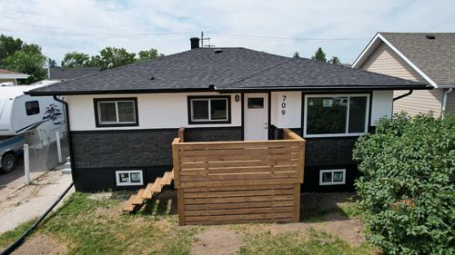 709 Centre St, Hanna, AB, T0J1A0 | Card Image