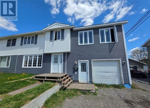 225 Howley Ave, Labrador City, NL, A2V1Z6 | Card Image