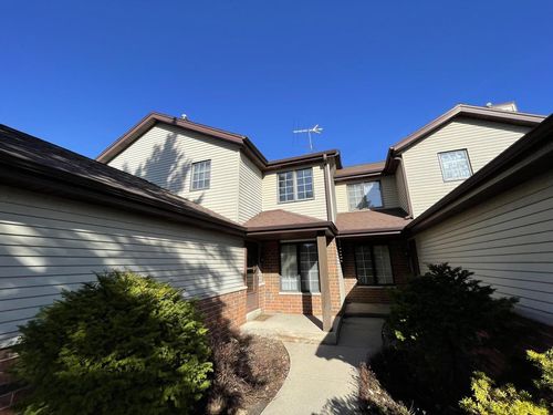 d-8105 S Legend Drive, Franklin, WI, 53132 | Card Image
