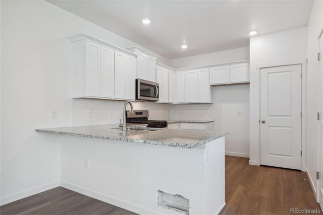 681 N Tempe St, House other with 3 bedrooms, 3 bathrooms and 2 parking in Aurora CO | Image 6