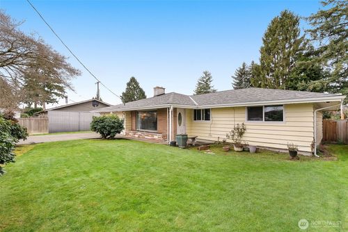 2215 D Street Se, Auburn, WA, 98002 | Card Image