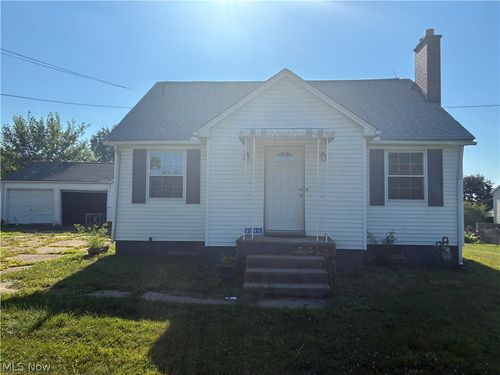 4095 Stump Avenue Sw, Navarre, OH, 44662 | Card Image