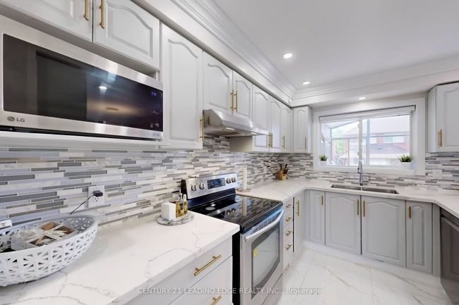 74 Littleleaf Cres, House other with 4 bedrooms, 4 bathrooms and 2 parking in Markham ON | Image 15