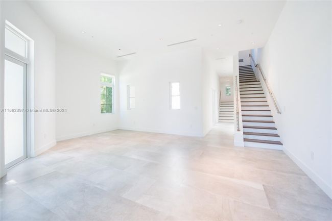 649 Santander Ave, Townhouse with 3 bedrooms, 3 bathrooms and null parking in Coral Gables FL | Image 15