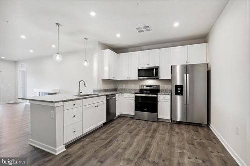206-750 Mount Airy Ter Ne, LEESBURG, VA, 20176 | Card Image