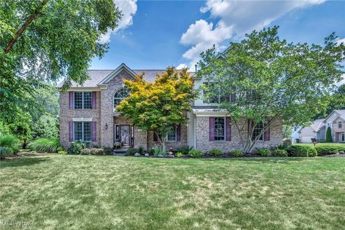 12366 Coopers Run, Strongsville, OH, 44149-9238 | Card Image