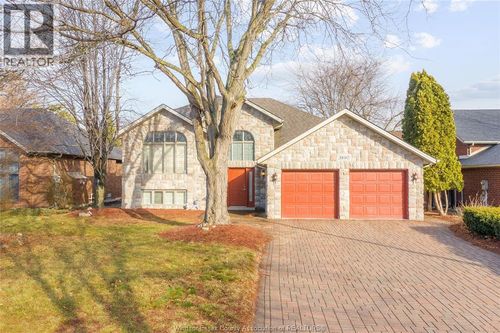 3890 Northway Ave, Windsor, ON, N9G2P9 | Card Image