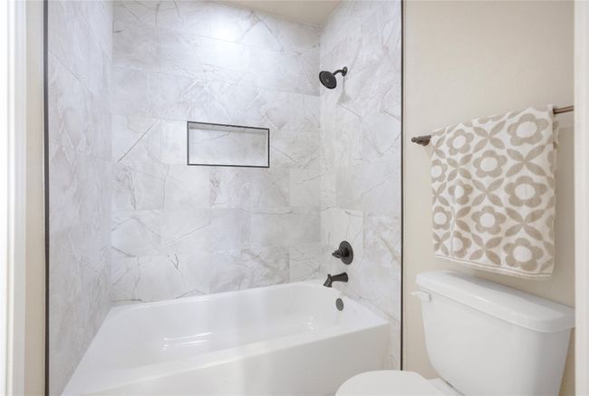 Shared bath/shower | Image 30
