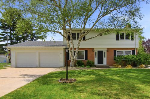 2610 Marilyn Dr, Eau Claire, WI, 54701-6714 | Card Image