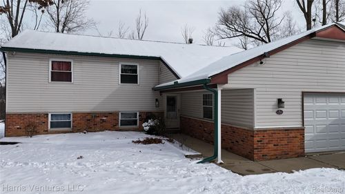 1535 Kings Crown Ct, Wixom, MI, 48393-1630 | Card Image