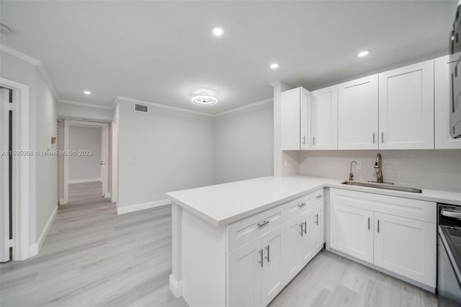APT-211 - 677 Trace Cir, Condo with 2 bedrooms, 2 bathrooms and null parking in Deerfield Beach FL | Image 11