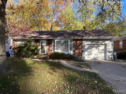 1260 Gahan Dr, Florissant, MO, 63031-7806 | Card Image