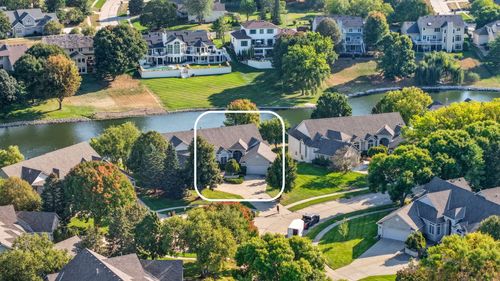 13575 Village Ct, Clive, IA, 50325-8510 | Card Image