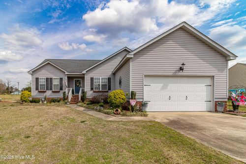 102 Wesley Dr, Goldsboro, NC, 27534-7384 | Card Image