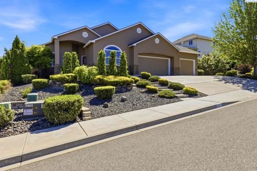 2009 W 51st Ave, Kennewick, WA, 99337-4624 | Card Image