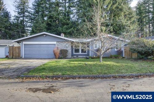 1268 Se 18th St, Toledo, OR, 97391-2105 | Card Image