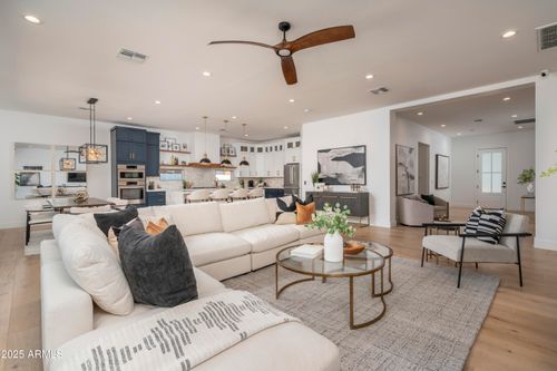 3628 E Clarendon Ave, Phoenix, AZ, 85018-5119 | Card Image