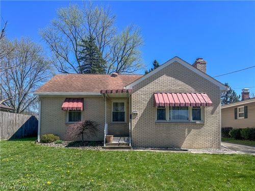 319 Summit Avenue, Niles, OH, 44446 | Card Image
