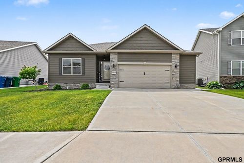 4319 Brook Dr, Bellevue, NE, 68123-6407 | Card Image