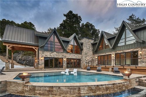 173 Scenic Vista Trl, Blowing Rock, NC, 28605-8932 | Card Image