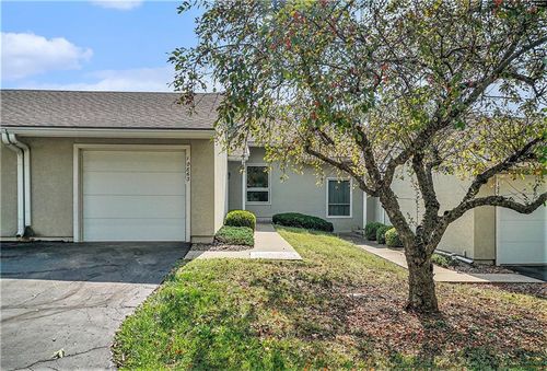 10863 Rosehill Rd, Overland Park, KS, 66210-1126 | Card Image