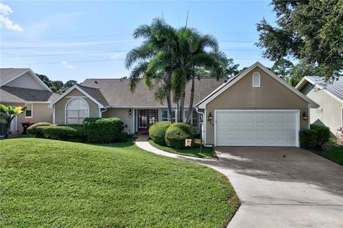 635 Fox Run Sw, Vero Beach, FL, 32962-5577 | Card Image