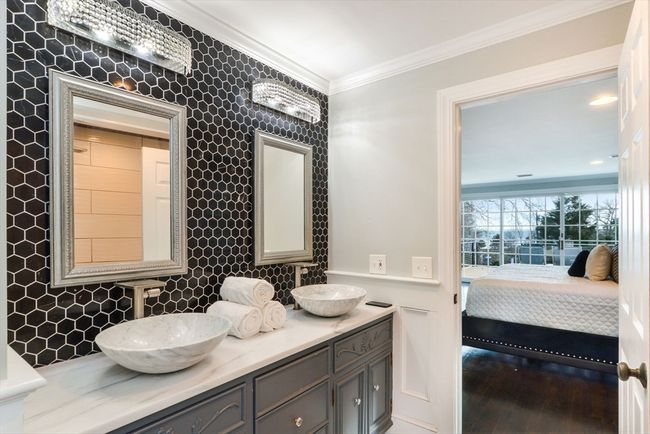 3 E High St, House other with 4 bedrooms, 5 bathrooms and 6 parking in Dartmouth MA | Image 22