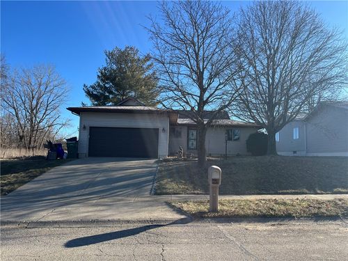 1068 Cornell Dr, Decatur, IL, 62522-9768 | Card Image