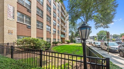 apt-3x-11 Park Ave, Mount Vernon, NY, 10550-2168 | Card Image
