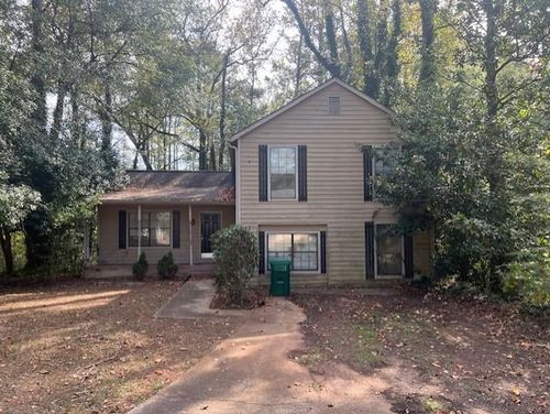 1027 Mainstreet Lake Dr, Stone Mountain, GA, 30088-2349 | Card Image
